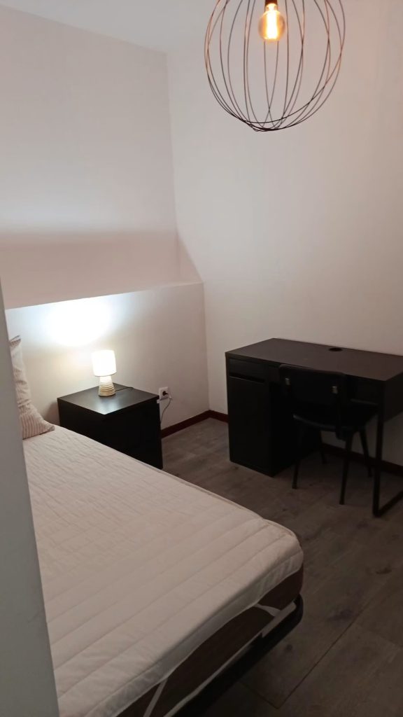 Rua de Nove de Abril 348, C7 - Quarto 5