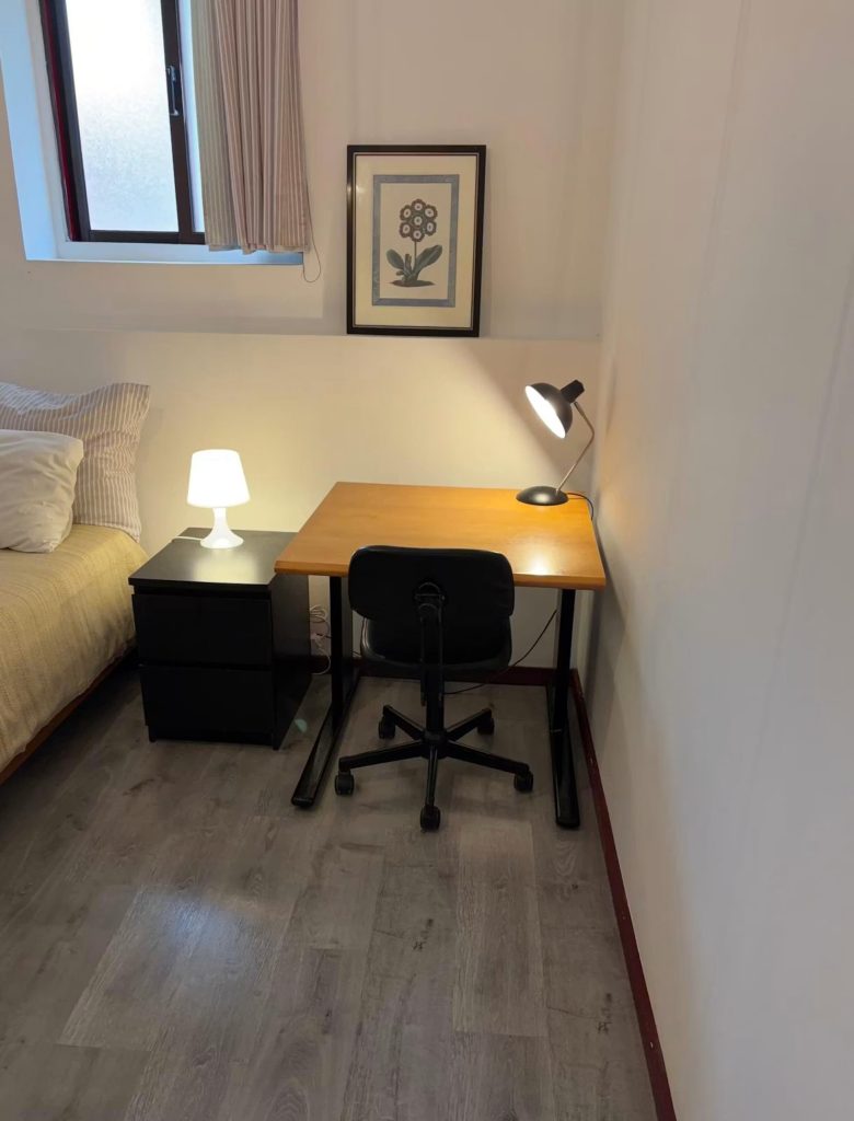 Rua de Nove de Abril 348, C7 - Quarto 8