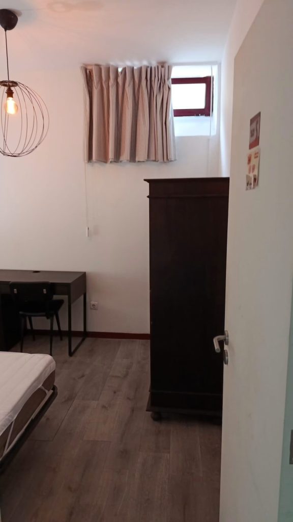 Rua de Nove de Abril 348, C7 - Quarto 5