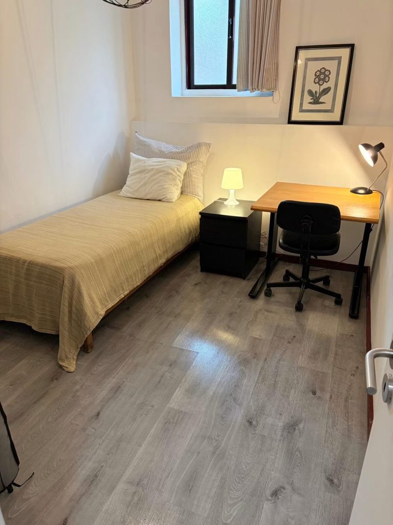Rua de Nove de Abril 348, C7 - Quarto 8