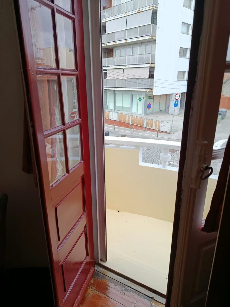 Travessa da Bica Velha 57, 1ºD - Quarto 5