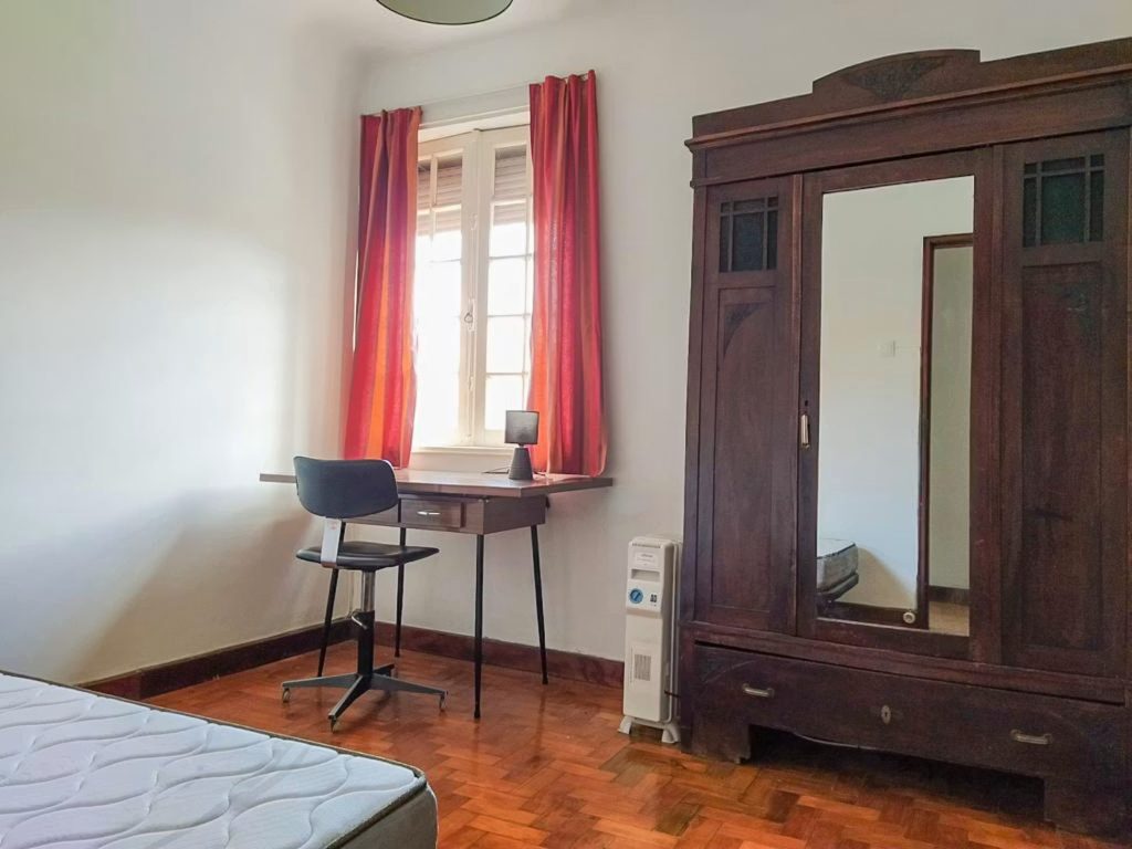 Travessa da Bica Velha 57, 1ºD - Quarto 1